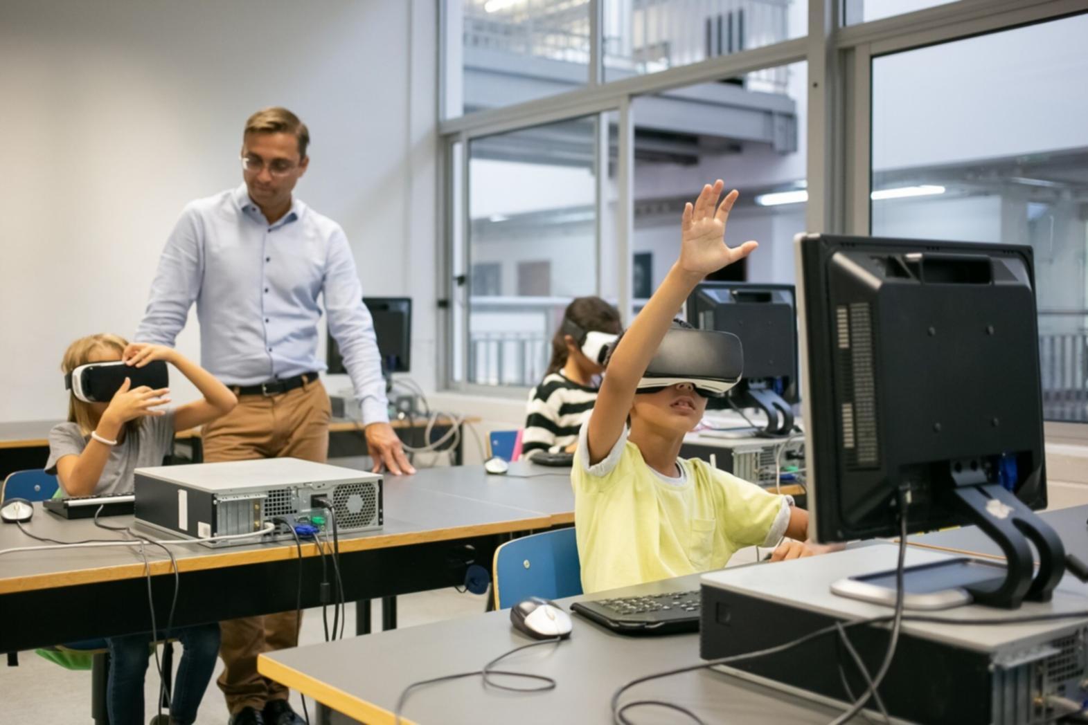 Teilnehmer in interaktivem Finanzplanungs-Workshop